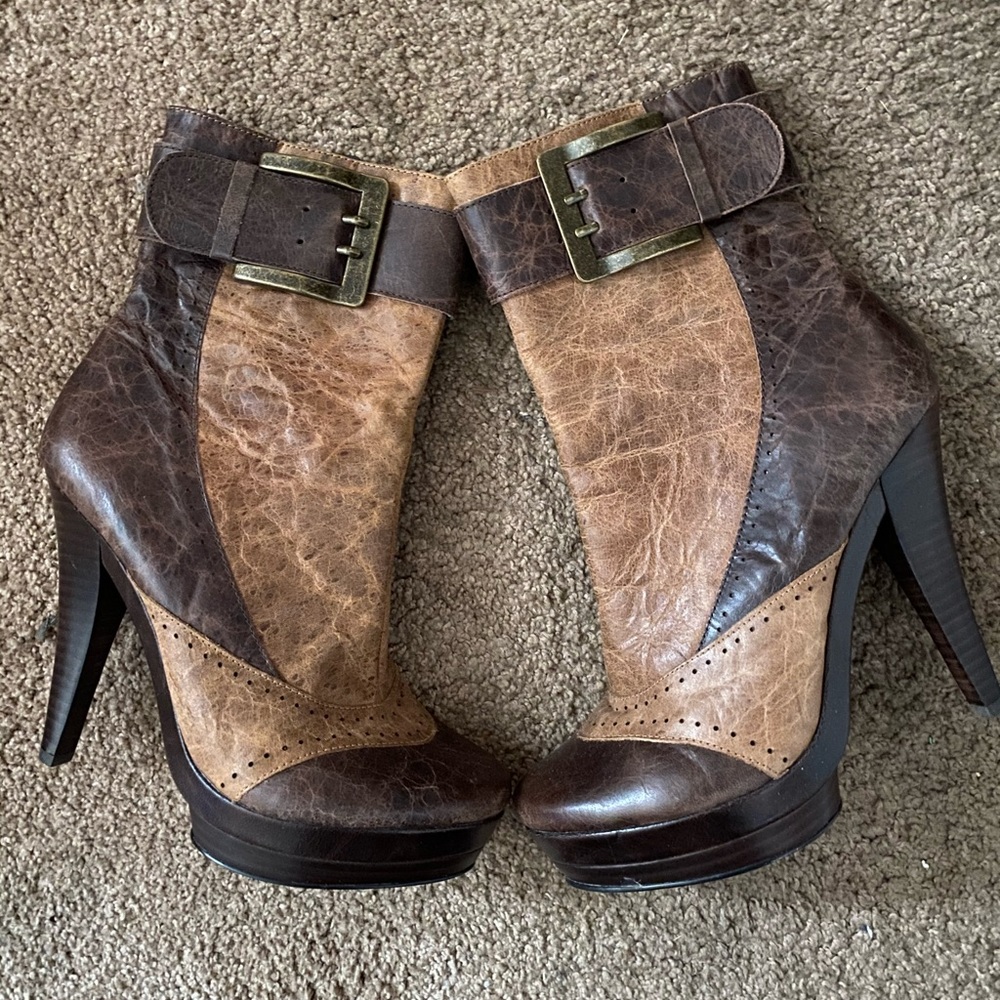 TAN AND BROWN SHOE BOOTS